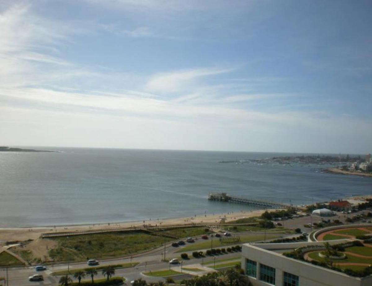 2 bedrooms Apartment in Maldonado, Uruguay No. 935