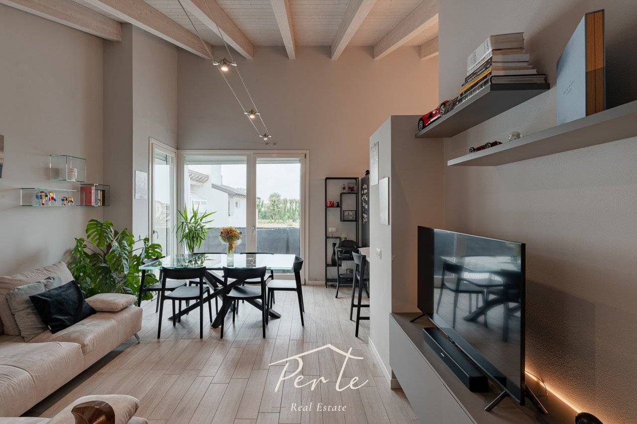 2 bedrooms Apartment in Mantua, Italy No. 323477