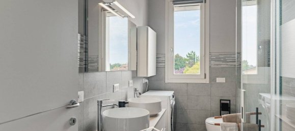 2 bedrooms Apartment in Mantua, Italy No. 323477 19