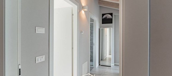 2 bedrooms Apartment in Mantua, Italy No. 323477 17