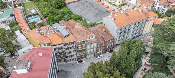 Здание с 9 спальнями в Порту, Португалия № 66619 20