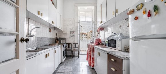 Здание с 9 спальнями в Порту, Португалия № 66619 9