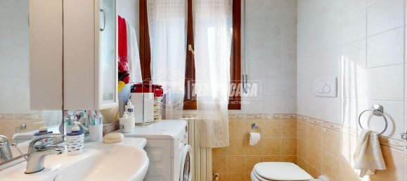 Apartamento de 2 habitaciónes en Carpi, Italy No. 169491 15