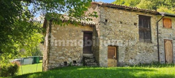 3 bedrooms House in Esino Lario, Italy No. 260127 7