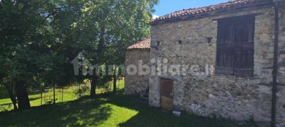 3 bedrooms House in Esino Lario, Italy No. 260127 2