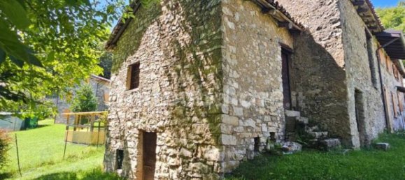 3 bedrooms House in Esino Lario, Italy No. 260127 5