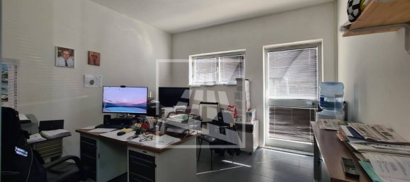 290m² Warehouse in Quattro Castella, Italy No. 310731 9