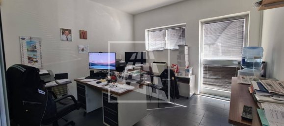 290m² Warehouse in Quattro Castella, Italy No. 310731 11