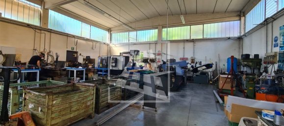 290m² Warehouse in Quattro Castella, Italy No. 310731 5