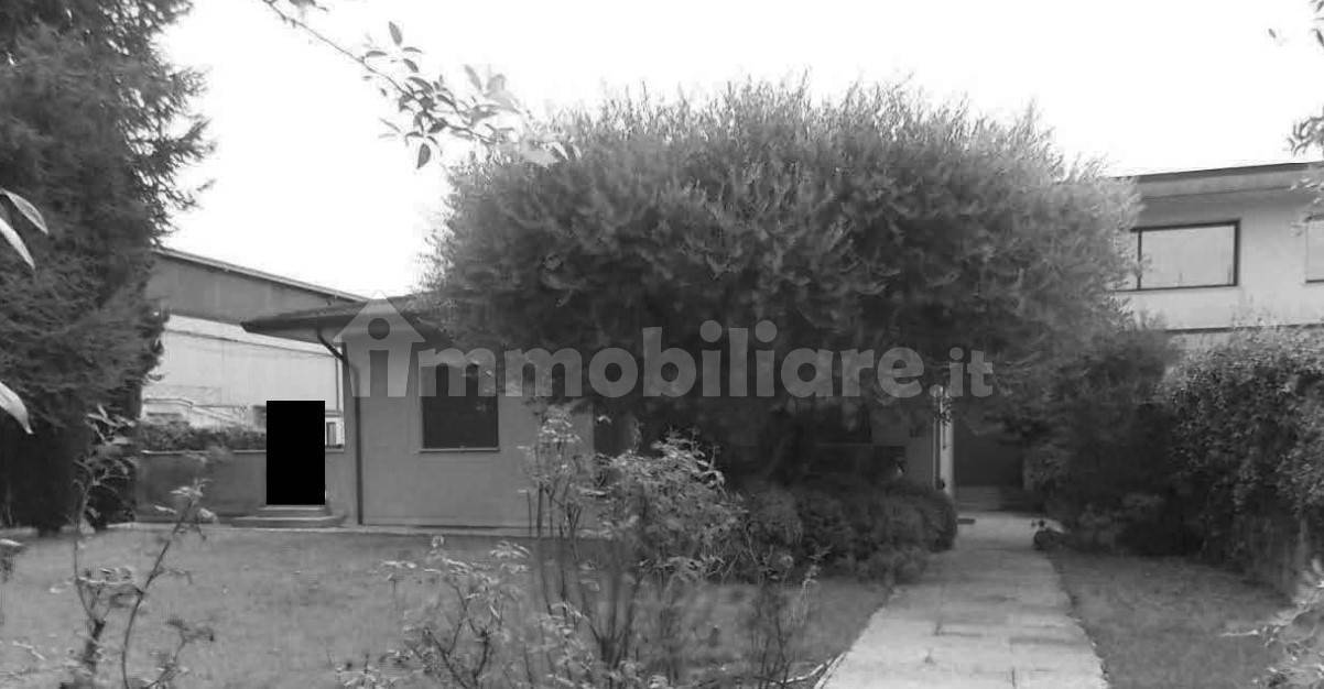 3 bedrooms Villa in Vicenza, Italy No. 293846