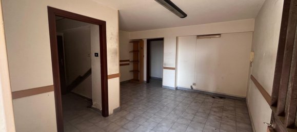 4-salle Appartement à Aci Catena, Italy No. 299555 8