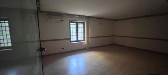 4-salle Appartement à Aci Catena, Italy No. 299555 9