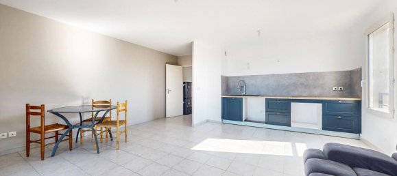 2 bedrooms Apartment in Marseille, France No. 339833 3