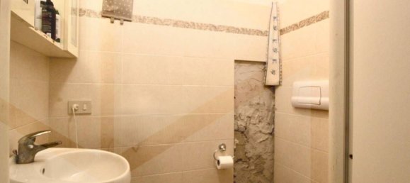 5 rooms House in Santa Maria a Monte, Italy No. 20450 9