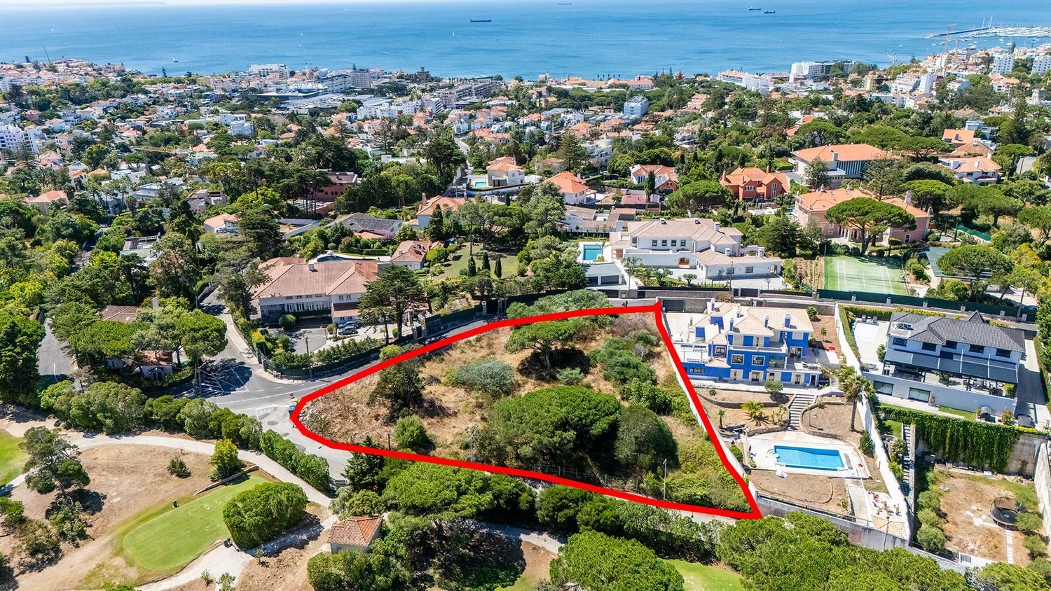  Land in Cascais, Portugal No. 234597