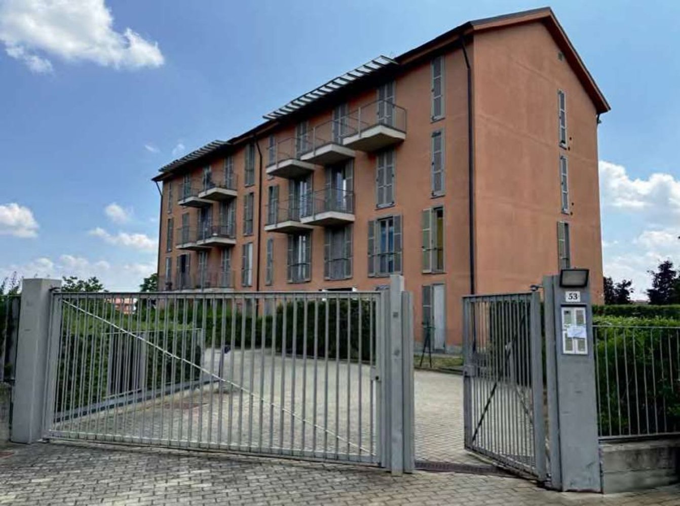 3غرفة شقة في Chieri, Italy رقم 197922