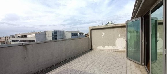 Studio in Viareggio, Italy No. 32093 3