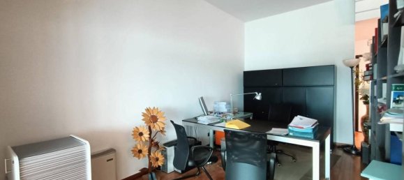 Studio in Viareggio, Italy No. 32093 8