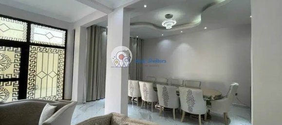 6 bedrooms Villa in Mirdif, UAE No. 770 4