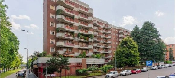 3 bedrooms Apartment in Milan, Italy No. 374194 6