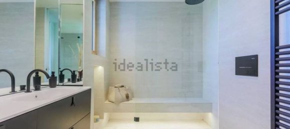 3 bedrooms Apartment in Milan, Italy No. 374194 24