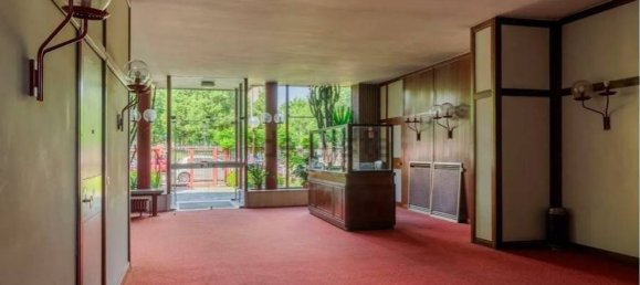 3 bedrooms Apartment in Milan, Italy No. 374194 3