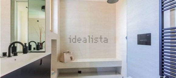 3 bedrooms Apartment in Milan, Italy No. 374194 22