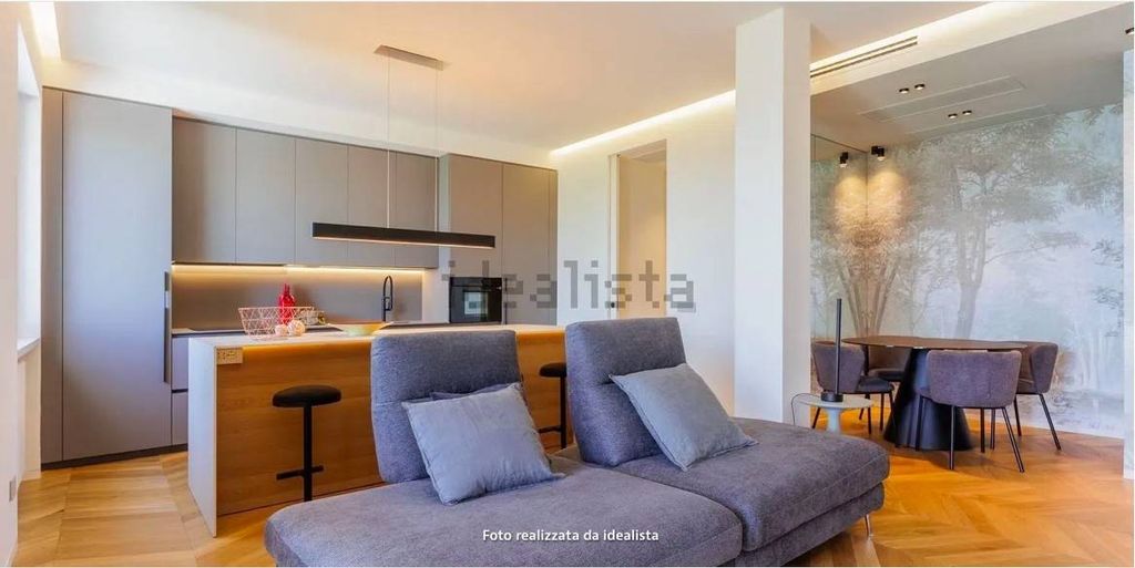 3 bedrooms Apartment in Milan, Italy No. 374194
