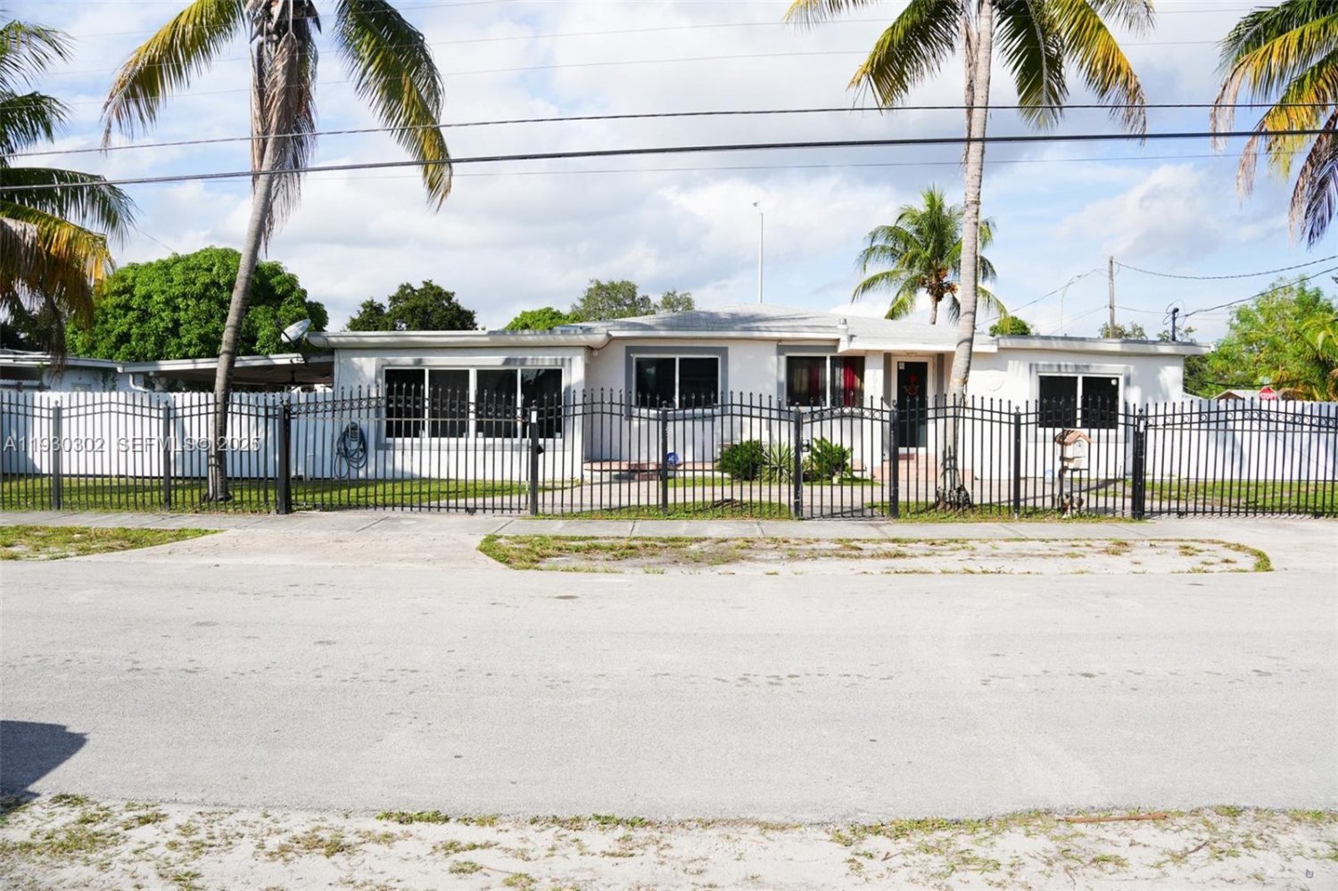 4 bedrooms Villa for sale in Miami, Miami-Dade, Florida, USA № 614728