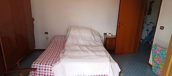 3 rooms Apartment in Lizzano in Belvedere, Italy No. 280377 9