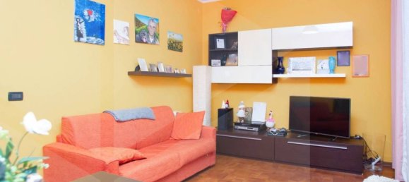 2 rooms Apartment in Milan, Italy No. 241524 3