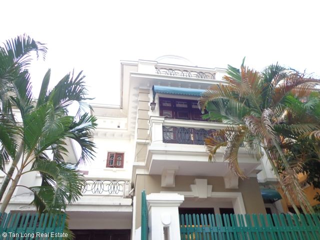4 bedrooms Villa in Tay Ho, Vietnam No. 4596