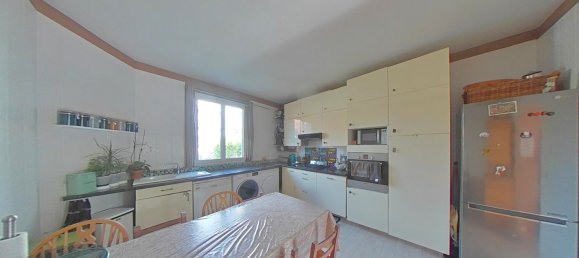 3 bedrooms House in Carrieres-sur-Seine, France No. 176743 3