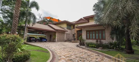 3 bedrooms Villa in Samut Prakan, Thailand No. 74571 2