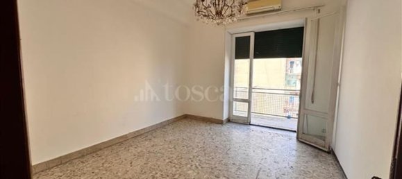 4 bedrooms Apartment in Catania, Italy No. 323900 2