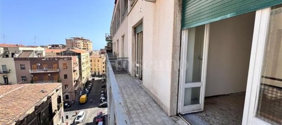 4 bedrooms Apartment in Catania, Italy No. 323900 9