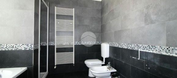 5 rooms House in Sommariva del Bosco, Italy No. 103018 4