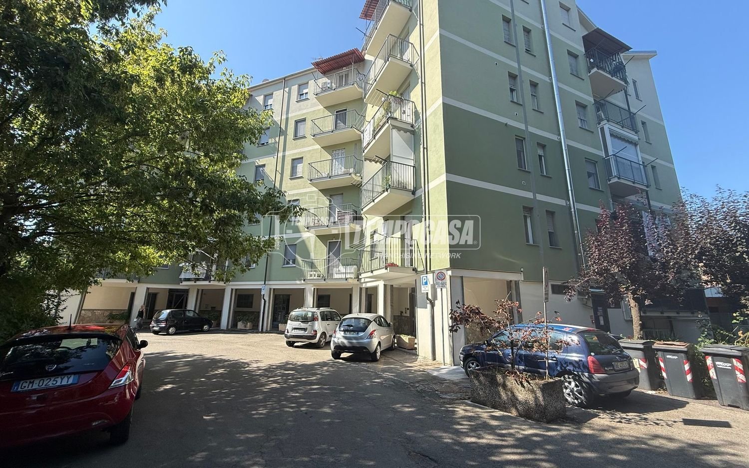 Квартира с 4 комнатами в Асти, Италия № 293054