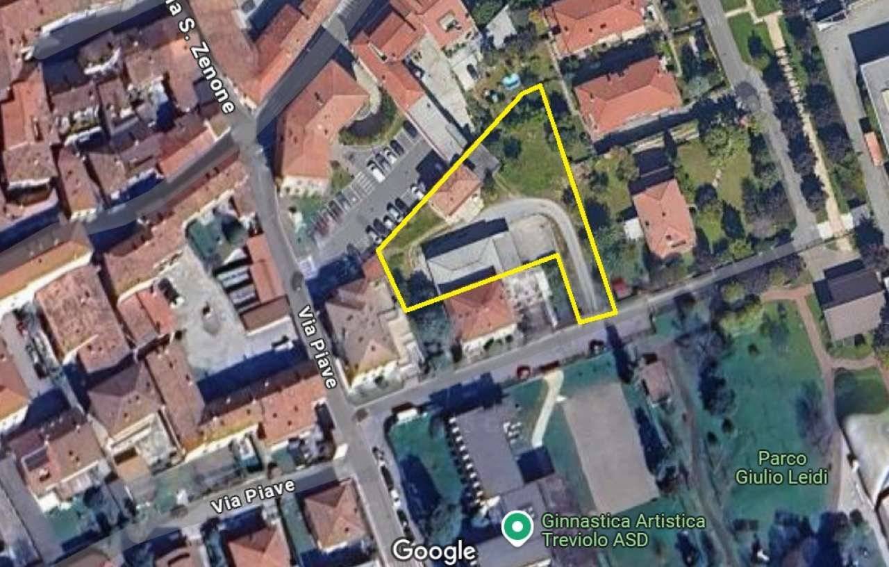 Grundstück in Treviolo, Italy 1600m², Nr. 264703