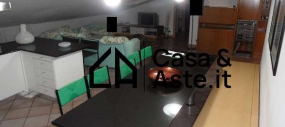 10 rooms Apartment in Morrovalle, Italy No. 128151 8