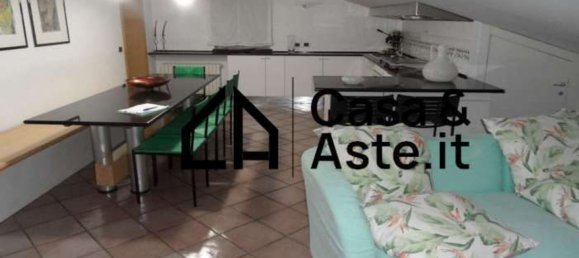 10 rooms Apartment in Morrovalle, Italy No. 128151 9