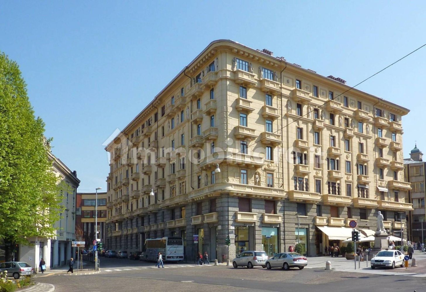 Apartamento T4 em Novara, Italy N.º 205096