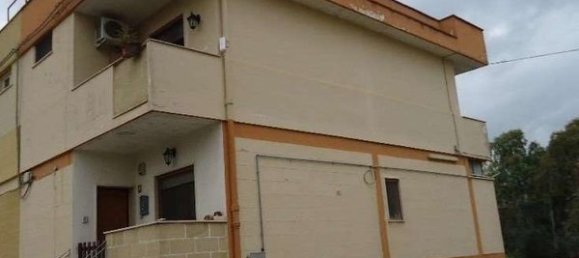 99 rooms Apartment in San Vito dei Normanni, Italy No. 97542 2