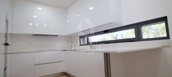 4 bedrooms House in Loures, Portugal No. 102789 6