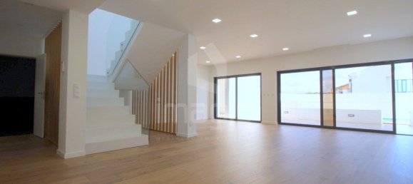 4 bedrooms House in Loures, Portugal No. 102789 7