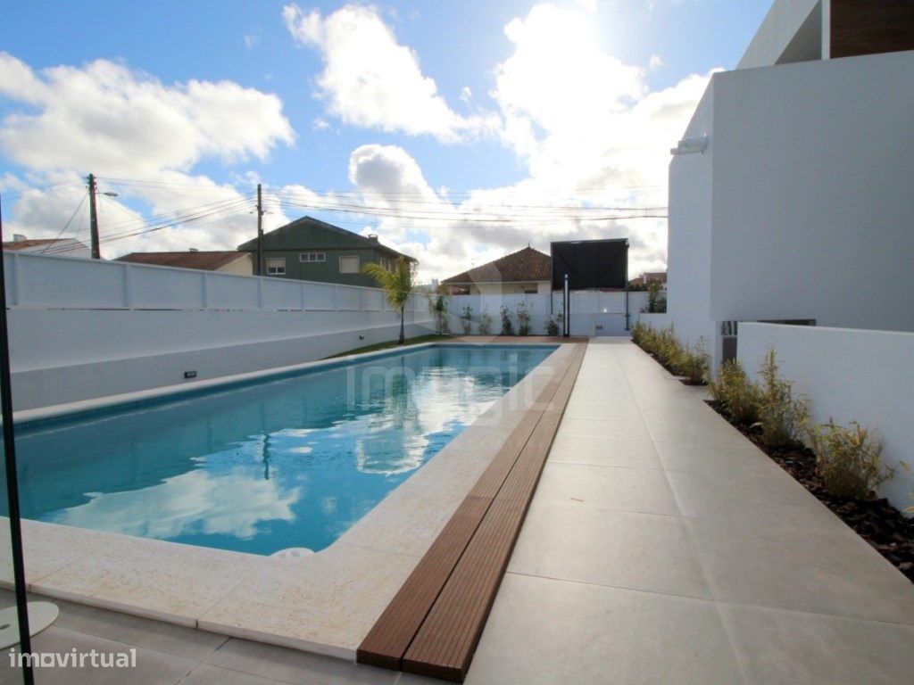 4 bedrooms House in Loures, Portugal No. 102789