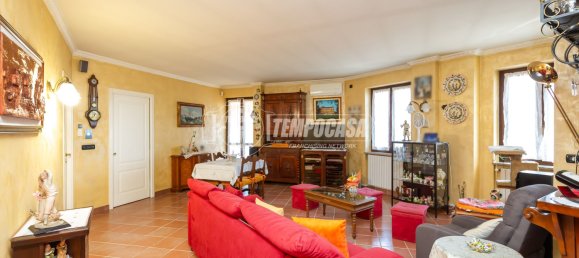 4-salle Appartement à Santena, Italy No. 291112 18