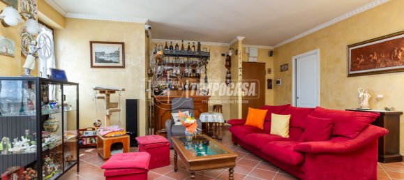 4-salle Appartement à Santena, Italy No. 291112 19