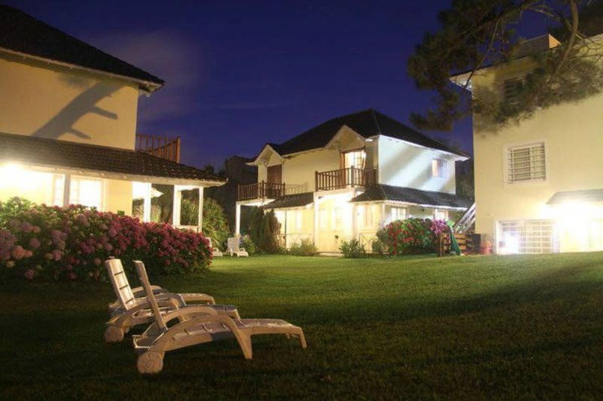 930m² Hotel in Mar del Plata, Argentina No. 106133