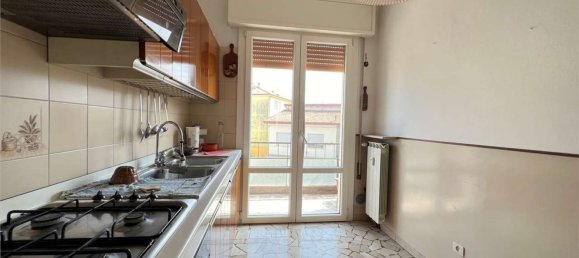 5 rooms Apartment in Spinea, Italy No. 221632 4